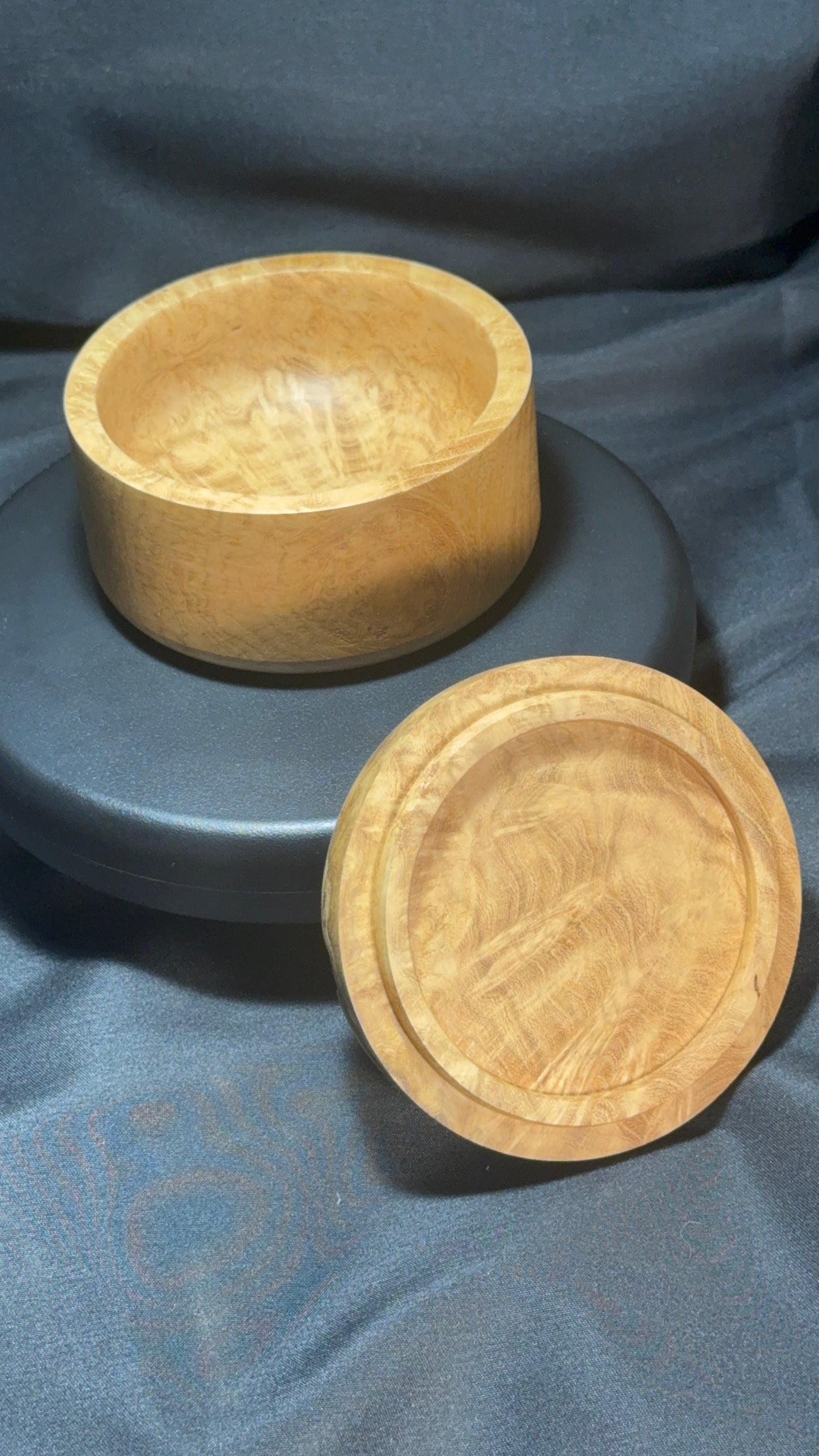 3” Figured Oak Burl pinch pot w/Mahogany inlay