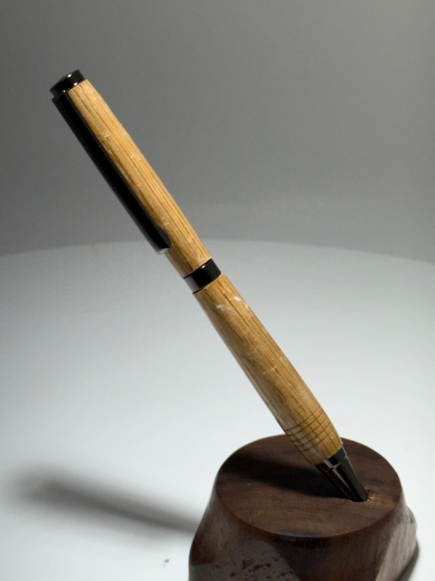 Red Oak slimline style twist pen w/ gunstock trim